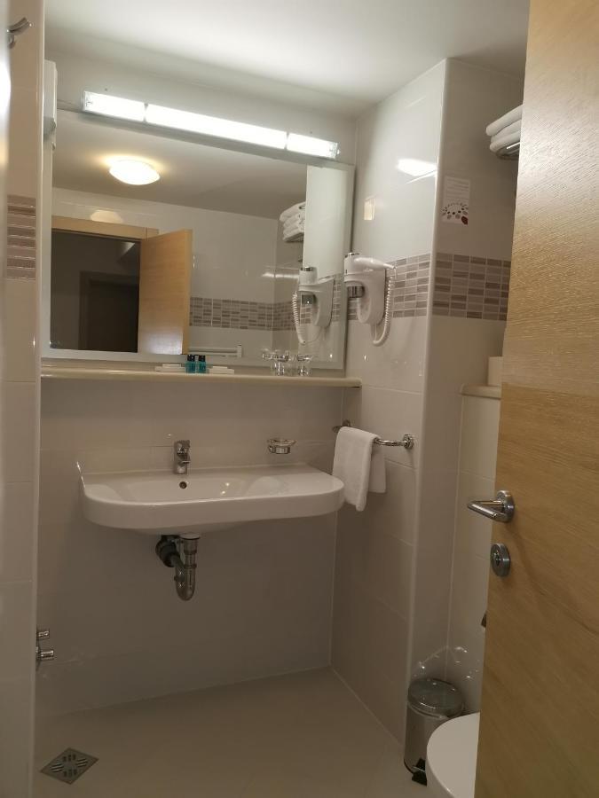 Hotel Quercus Drvenik  Eksteriør bilde