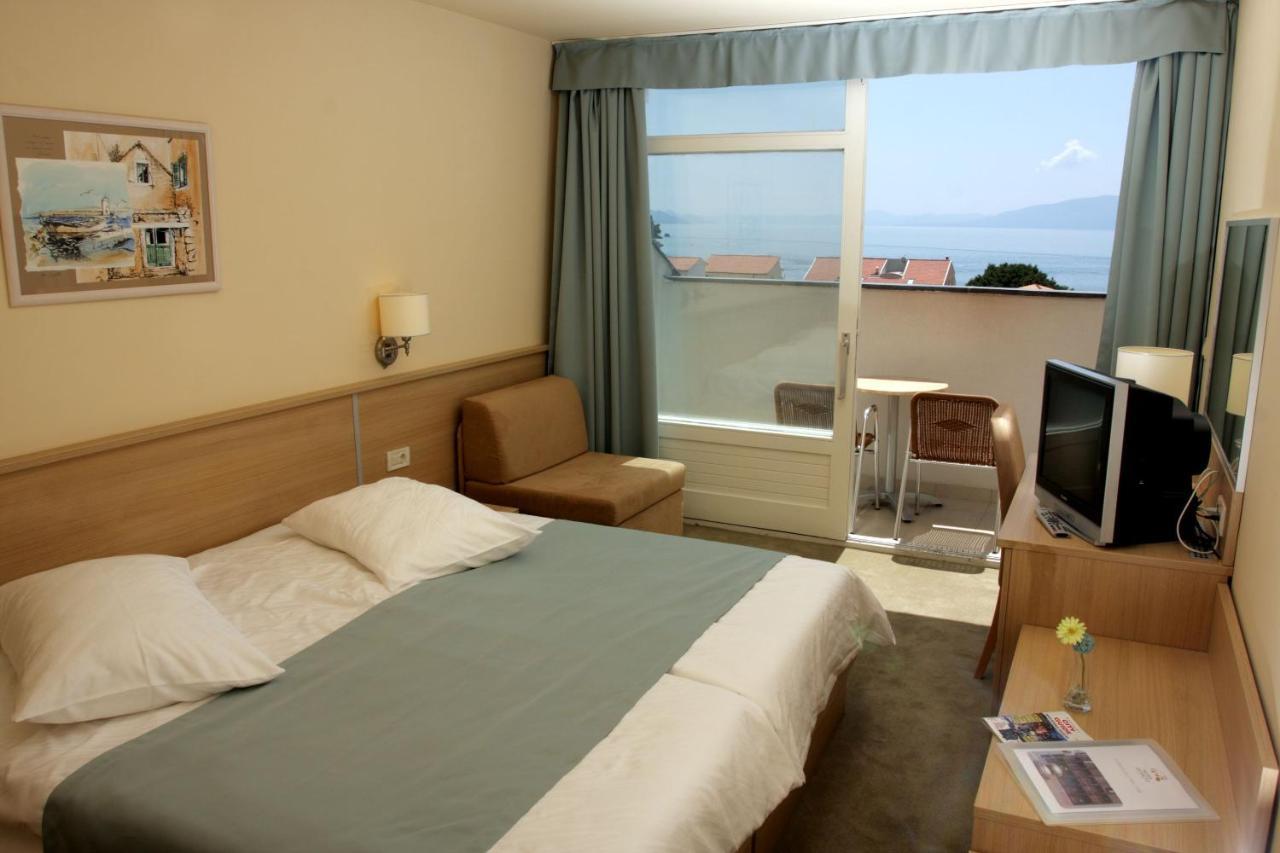 Hotel Quercus Drvenik  Eksteriør bilde